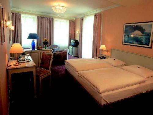Hotel Zur Post Bernkastel-Kues Kültér fotó