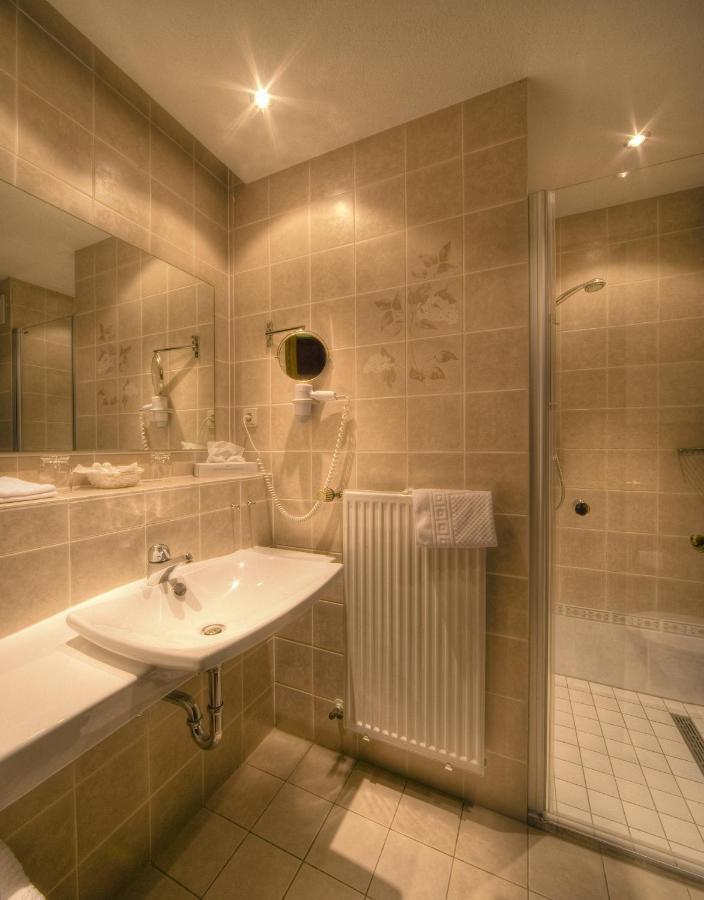 Hotel Zur Post Bernkastel-Kues Szoba fotó